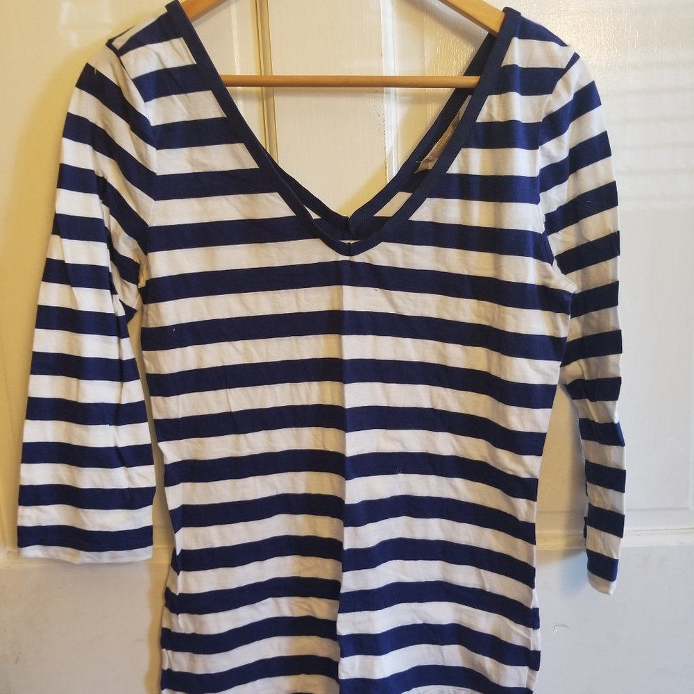 Banana Republic double-V tshirt